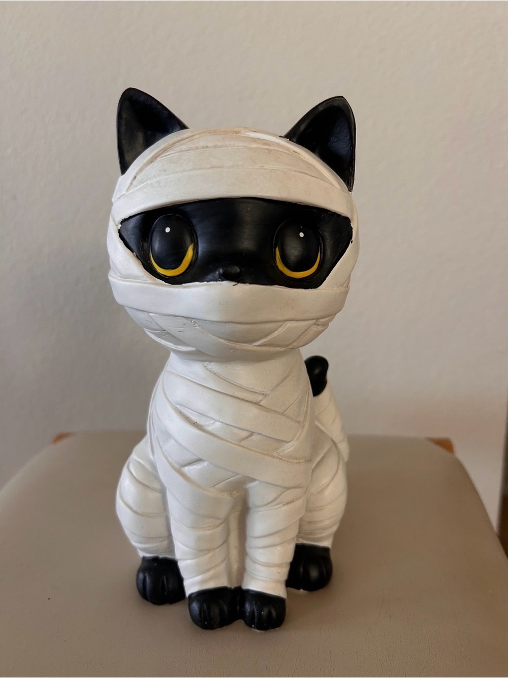 Mummy Cat Figurine
Halloween Decor New
Release.